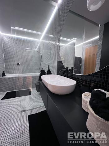 Pronájem bytu 2+kk, Praha - Vinohrady, Korunní, 82 m2