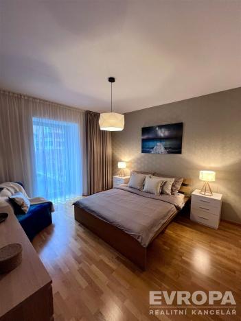 Pronájem bytu 2+kk, Praha - Vinohrady, Korunní, 82 m2