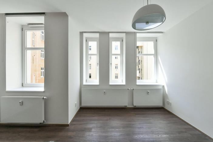 Pronájem bytu 1+kk, Praha - Vinohrady, Lucemburská, 30 m2