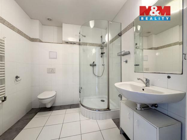 Pronájem bytu 2+1, Karlovy Vary - Stará Role, Závodu míru, 55 m2