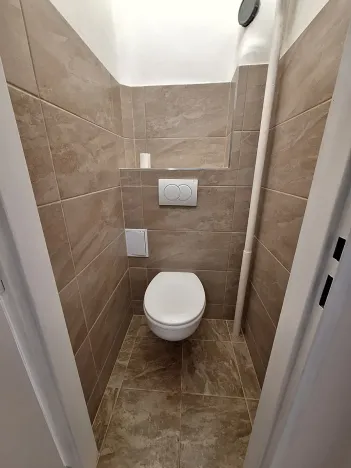 Pronájem bytu 2+kk, Praha - Vysočany, Novovysočanská, 45 m2