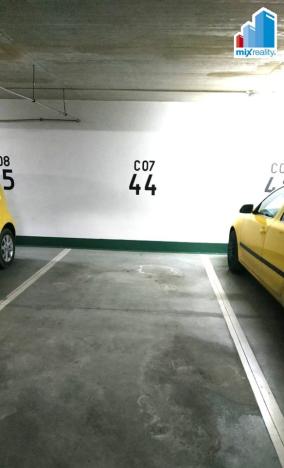 Pronájem garážového stání, Plzeň, Na Chmelnicích, 18 m2