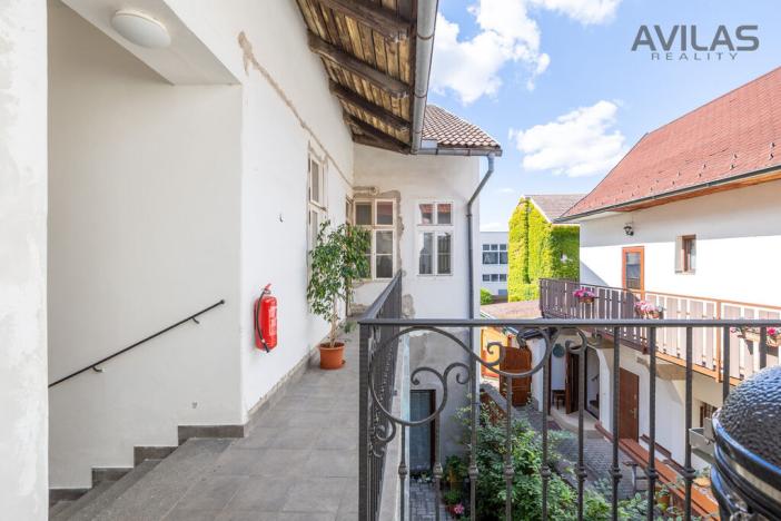 Prodej komerční nemovitosti, Benešov, Masarykovo náměstí, 256 m2