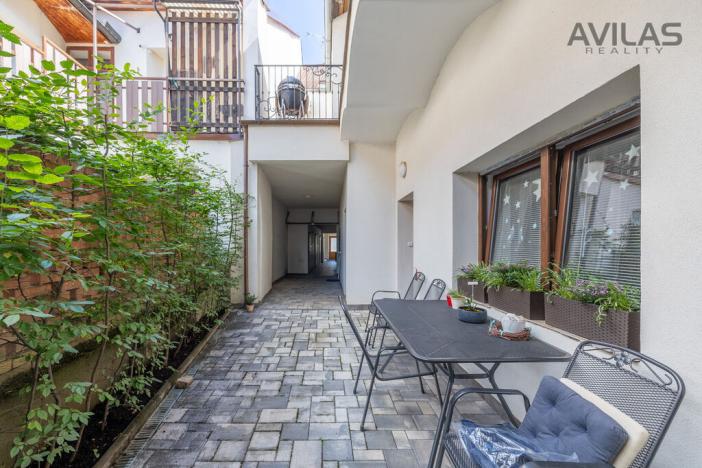 Prodej komerční nemovitosti, Benešov, Masarykovo náměstí, 256 m2