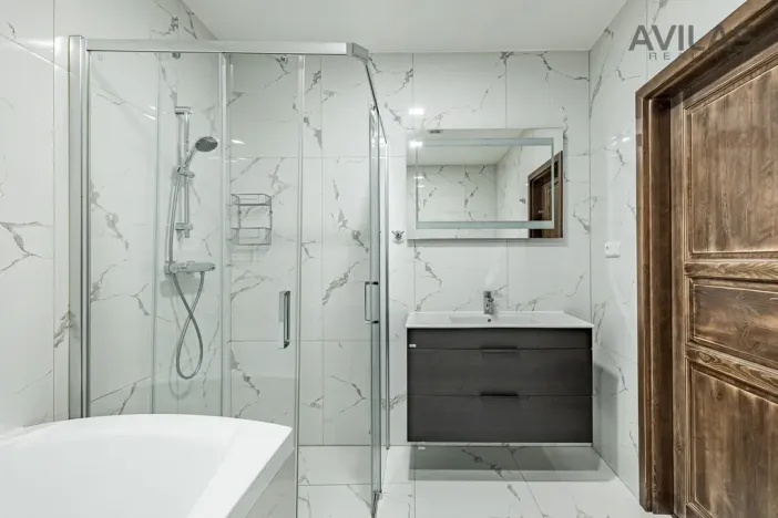 Prodej komerční nemovitosti, Benešov, Masarykovo náměstí, 256 m2