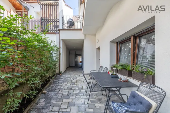 Prodej komerční nemovitosti, Benešov, Masarykovo náměstí, 256 m2