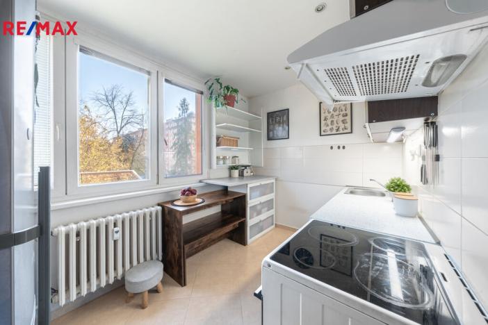 Prodej bytu 2+1, Praha - Kamýk, Zárubova, 54 m2