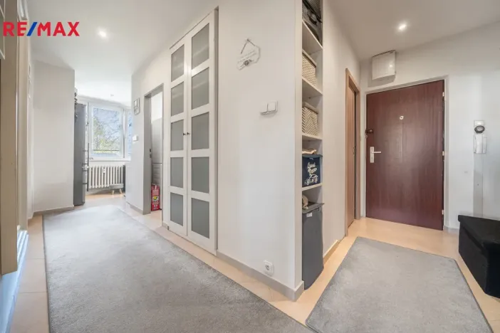 Prodej bytu 2+1, Praha - Kamýk, Zárubova, 54 m2