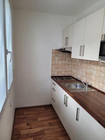 Prodej bytu 1+kk, Pardubice - Polabiny, Varšavská, 27 m2