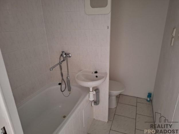 Pronájem bytu 1+1, Děčín, Kosmonautů, 35 m2