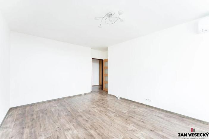 Prodej bytu 3+1, Praha - Horní Počernice, Lhotská, 73 m2