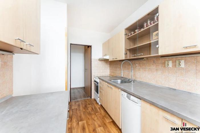 Prodej bytu 3+1, Praha - Horní Počernice, Lhotská, 73 m2