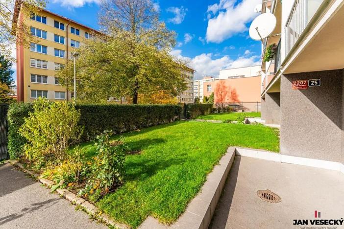 Prodej bytu 3+1, Praha - Horní Počernice, Lhotská, 73 m2