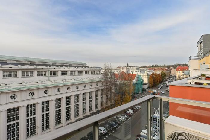 Pronájem bytu 1+kk, Praha - Podolí, Podolská, 26 m2