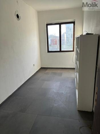 Pronájem skladu, Libčeves, U Rybníka, 30000 m2