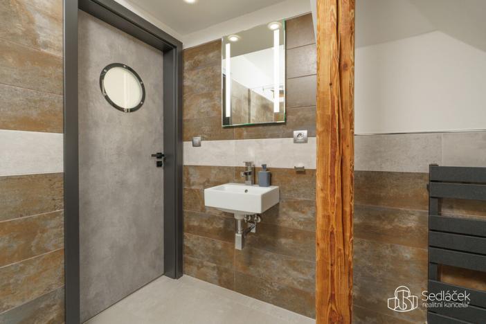 Prodej vícegeneračního domu, Krajková, 250 m2