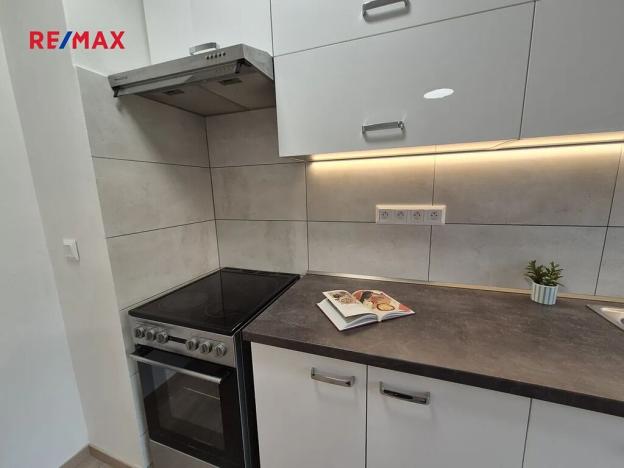 Pronájem bytu 2+kk, Kladno, Vojtěcha Lanny, 51 m2