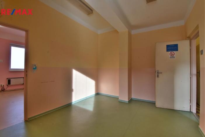 Prodej obchodního prostoru, Týniště nad Orlicí, Nádražní, 64 m2