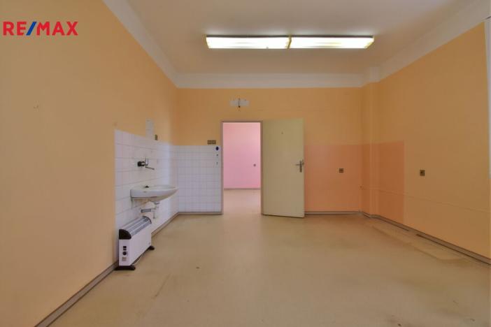 Prodej obchodního prostoru, Týniště nad Orlicí, Nádražní, 64 m2