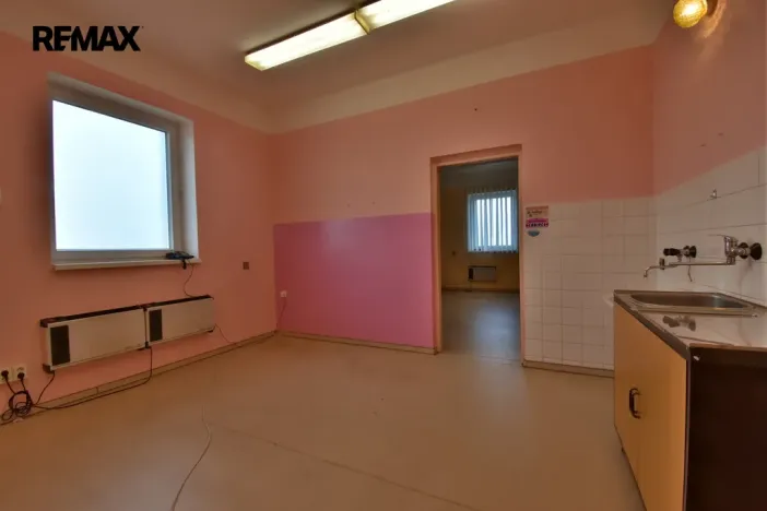 Prodej obchodního prostoru, Týniště nad Orlicí, Nádražní, 64 m2