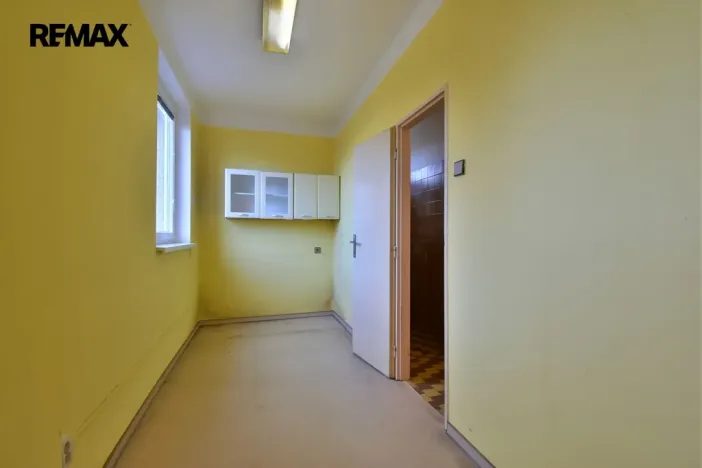 Prodej obchodního prostoru, Týniště nad Orlicí, Nádražní, 64 m2