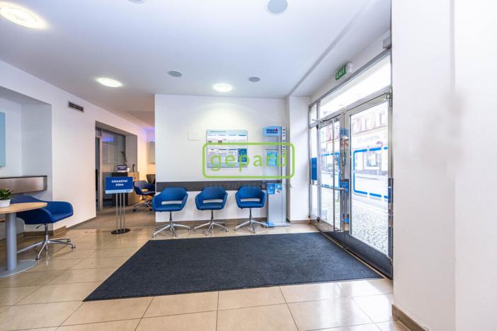 Pronájem obchodního prostoru, Praha - Zbraslav, Zbraslavské náměstí, 147 m2