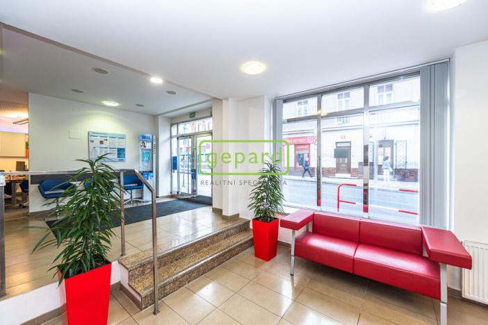 Pronájem obchodního prostoru, Praha - Zbraslav, Zbraslavské náměstí, 147 m2