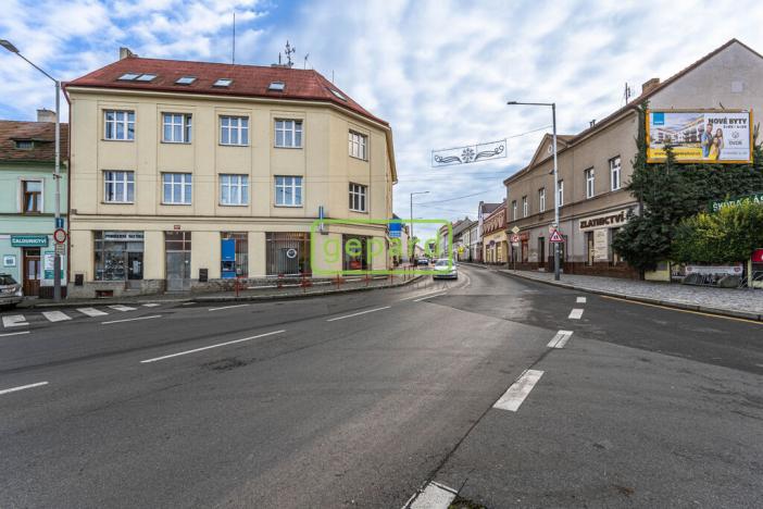 Pronájem obchodního prostoru, Praha - Zbraslav, Zbraslavské náměstí, 147 m2