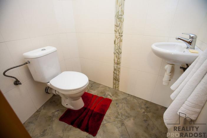 Pronájem bytu 2+kk, Praha, Benická, 80 m2