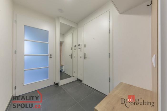 Prodej bytu 2+kk, Praha - Dolní Chabry, Ústecká, 58 m2