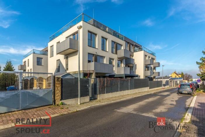 Prodej bytu 2+kk, Praha - Dolní Chabry, Ústecká, 58 m2