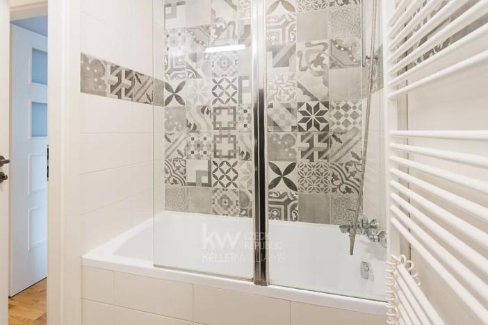 Pronájem bytu 3+kk, Praha - Břevnov, Na Petřinách, 62 m2