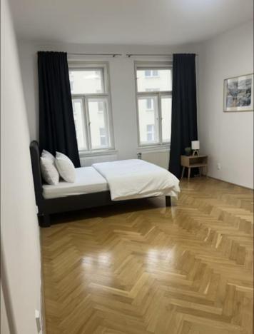 Pronájem bytu 2+kk, Praha - Žižkov, Husinecká, 79 m2