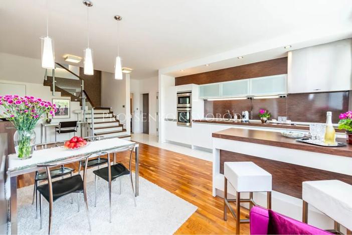 Prodej rodinného domu, Bratislava, Slovensko, 490 m2