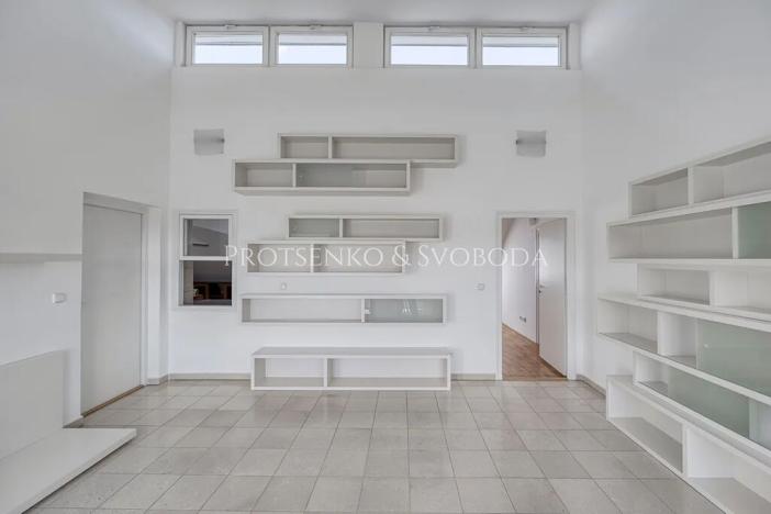 Prodej kanceláře, Křižanov, Benešovo náměstí, 530 m2