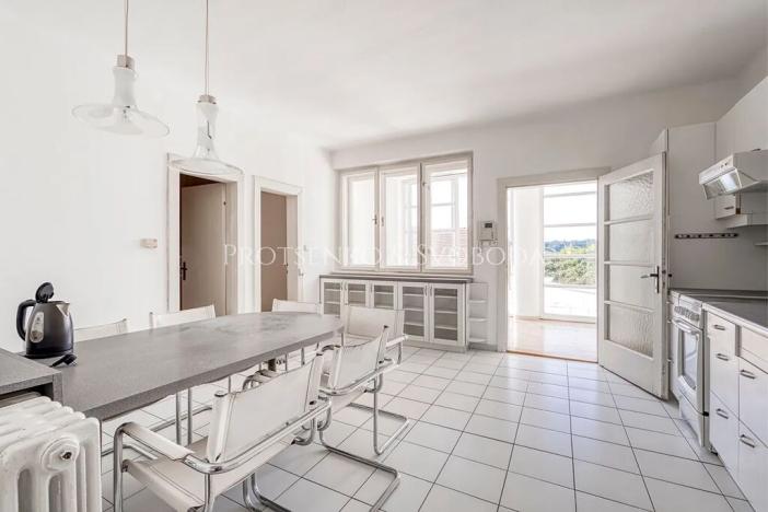 Prodej vícegeneračního domu, Křižanov, Benešovo náměstí, 530 m2