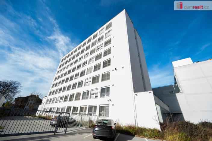 Pronájem kanceláře, České Budějovice - České Budějovice 6, Jeronýmova, 2300 m2