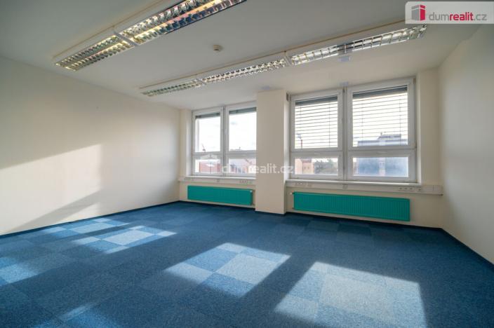 Pronájem kanceláře, České Budějovice - České Budějovice 6, Jeronýmova, 2300 m2