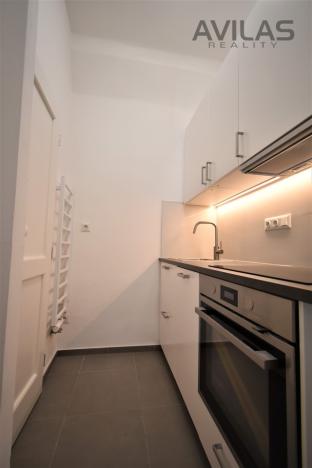 Pronájem bytu 1+kk, Praha - Smíchov, U Nikolajky, 32 m2
