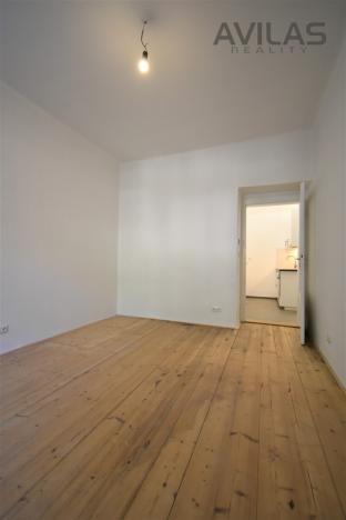 Pronájem bytu 1+kk, Praha - Smíchov, U Nikolajky, 32 m2