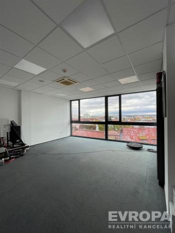 Pronájem kanceláře, Pardubice - Zelené Předměstí, třída Míru, 56 m2