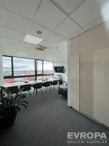 Pronájem kanceláře, Pardubice - Zelené Předměstí, třída Míru, 56 m2