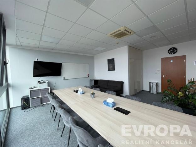 Pronájem kanceláře, Pardubice - Zelené Předměstí, třída Míru, 56 m2