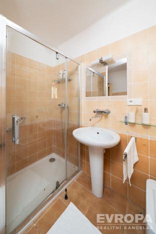 Prodej bytu 2+1, Stará Paka - Karlov, 72 m2