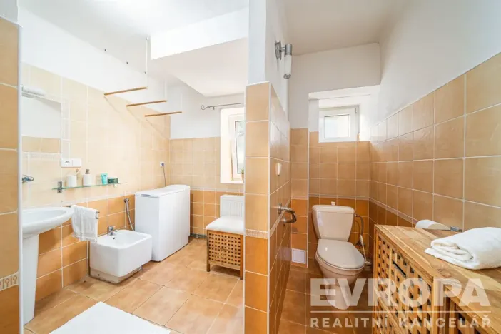 Prodej bytu 2+1, Stará Paka - Karlov, 72 m2