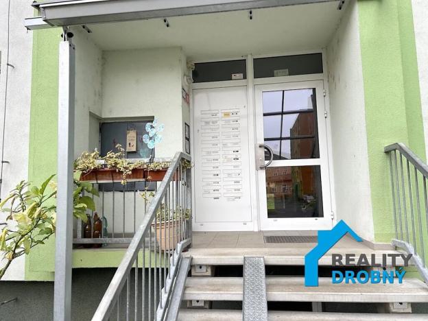 Pronájem bytu 1+1, Děčín, Na Valech, 34 m2