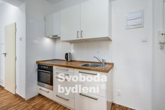 Pronájem bytu 2+kk, Praha - Střešovice, Za Hládkovem, 39 m2
