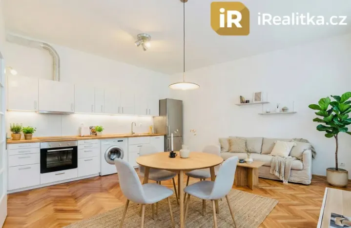 Prodej bytu 2+kk, Hradec Králové, Nerudova, 50 m2