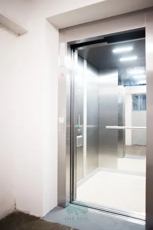 Pronájem garážového stání, Praha - Podolí, Milevská, 14 m2