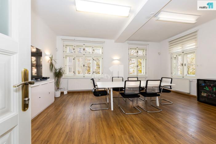 Pronájem kanceláře, Praha, Na dolinách, 200 m2